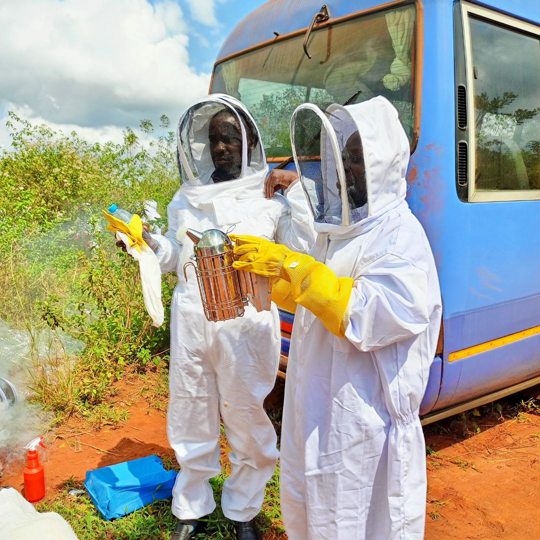 Building Beekeeping Skills in Kwale, Kenya, and Tanga, Tanzania (8)